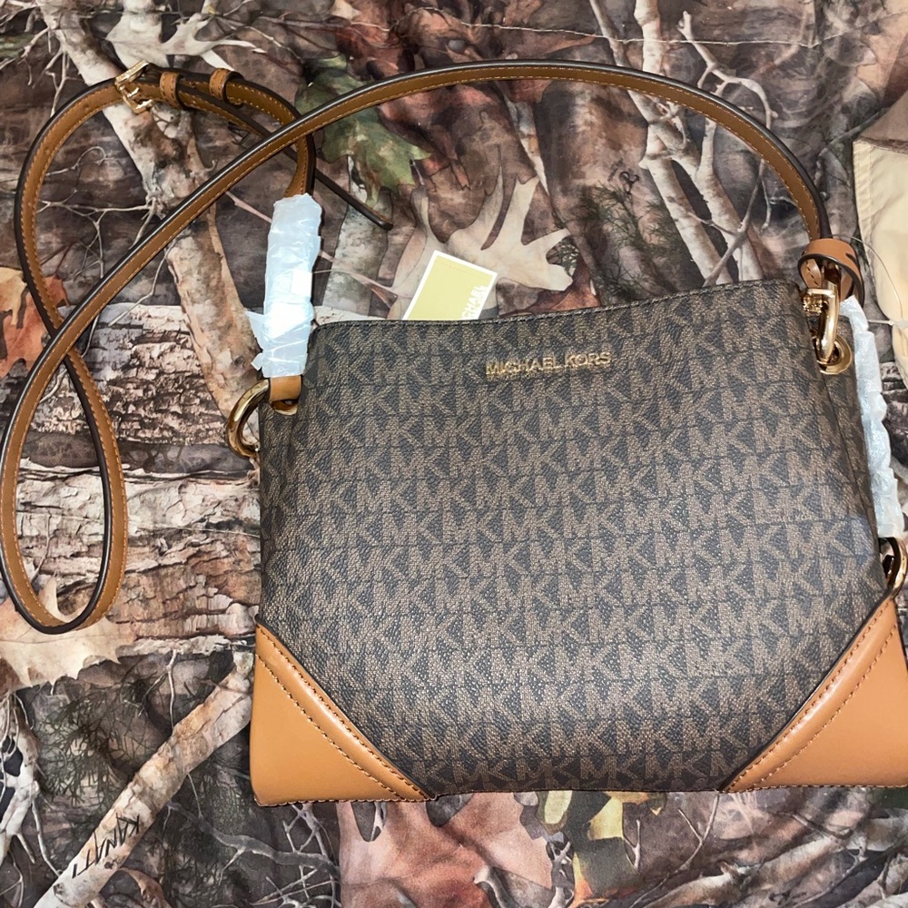 Michael Kors CROSSBODY new never used
